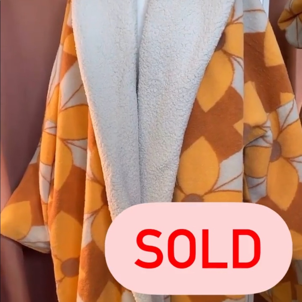 ISO! I am looking for this free people